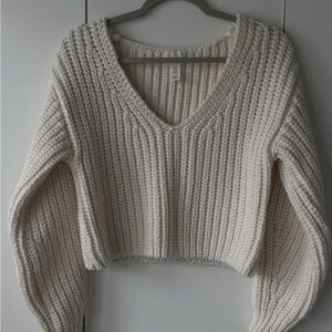 H&M Cream V-Neck Sweater